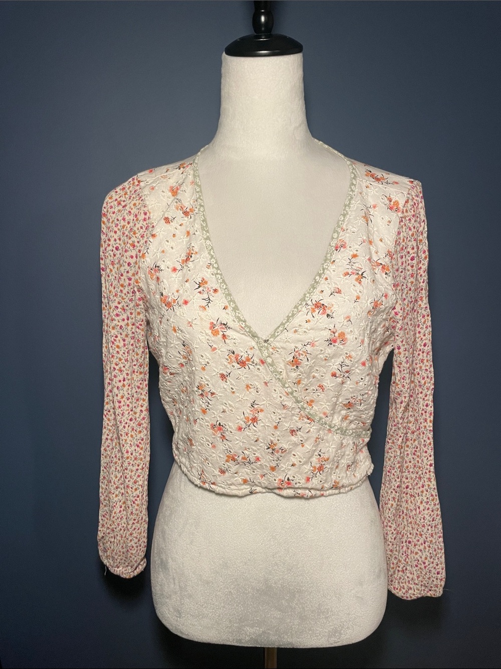 American Eagle Outfitters Cream Eyelet Crop with Pink & Orange Floral